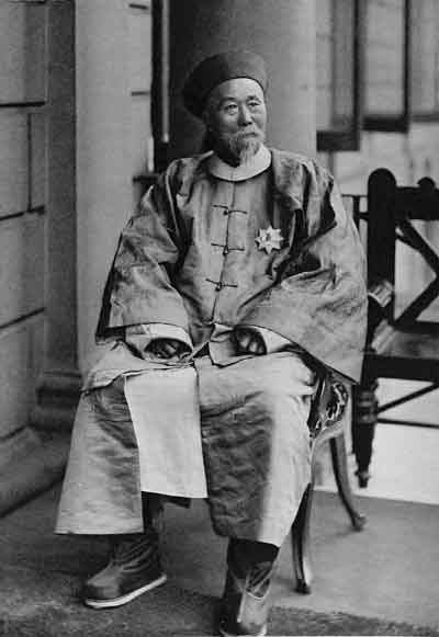 Tenue-de-Tai-Chi-Li-Hongzhang